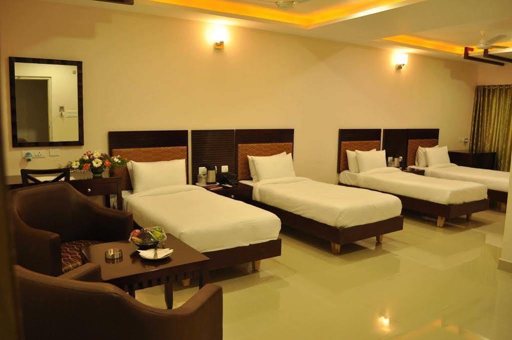 Swagath De Royal Hotel Hyderabad Bagian luar foto